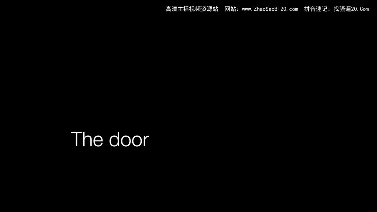 北京嫩模瑶瑶用玩具自慰到喷水，骚到让洋男友提屌救火～