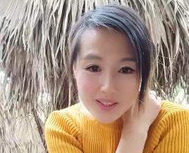 【少妇的诱惑】美熟女跟老公到果园野战